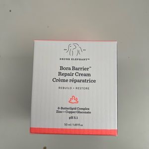 Drunk elephant bora barrier repair cream